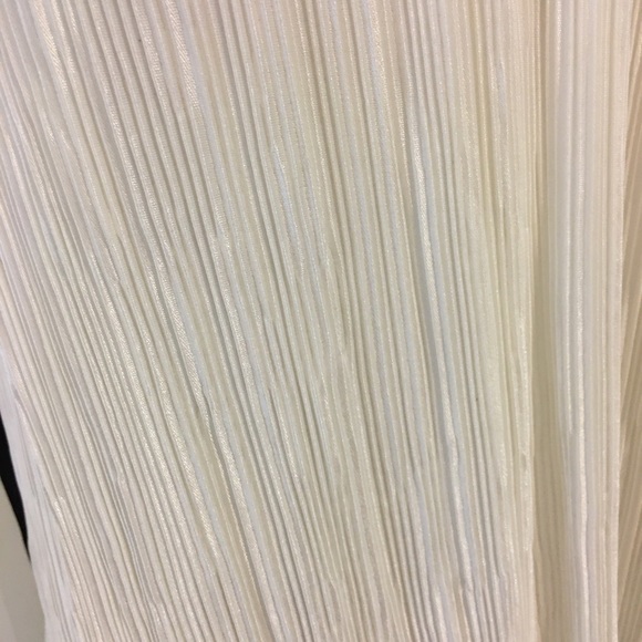 HOUSE OF SUNNY PEARL PLEAT LAYER WHITE  BLOUSE SIZE 4 NWT - Picture 5 of 9